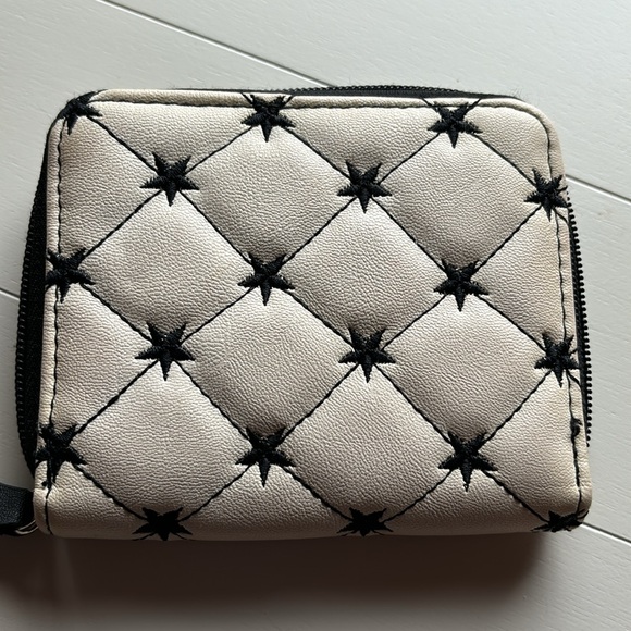 💙LUV BETSEY BY BETSEY JOHNSON WALLET *EUC* - Picture 2 of 6